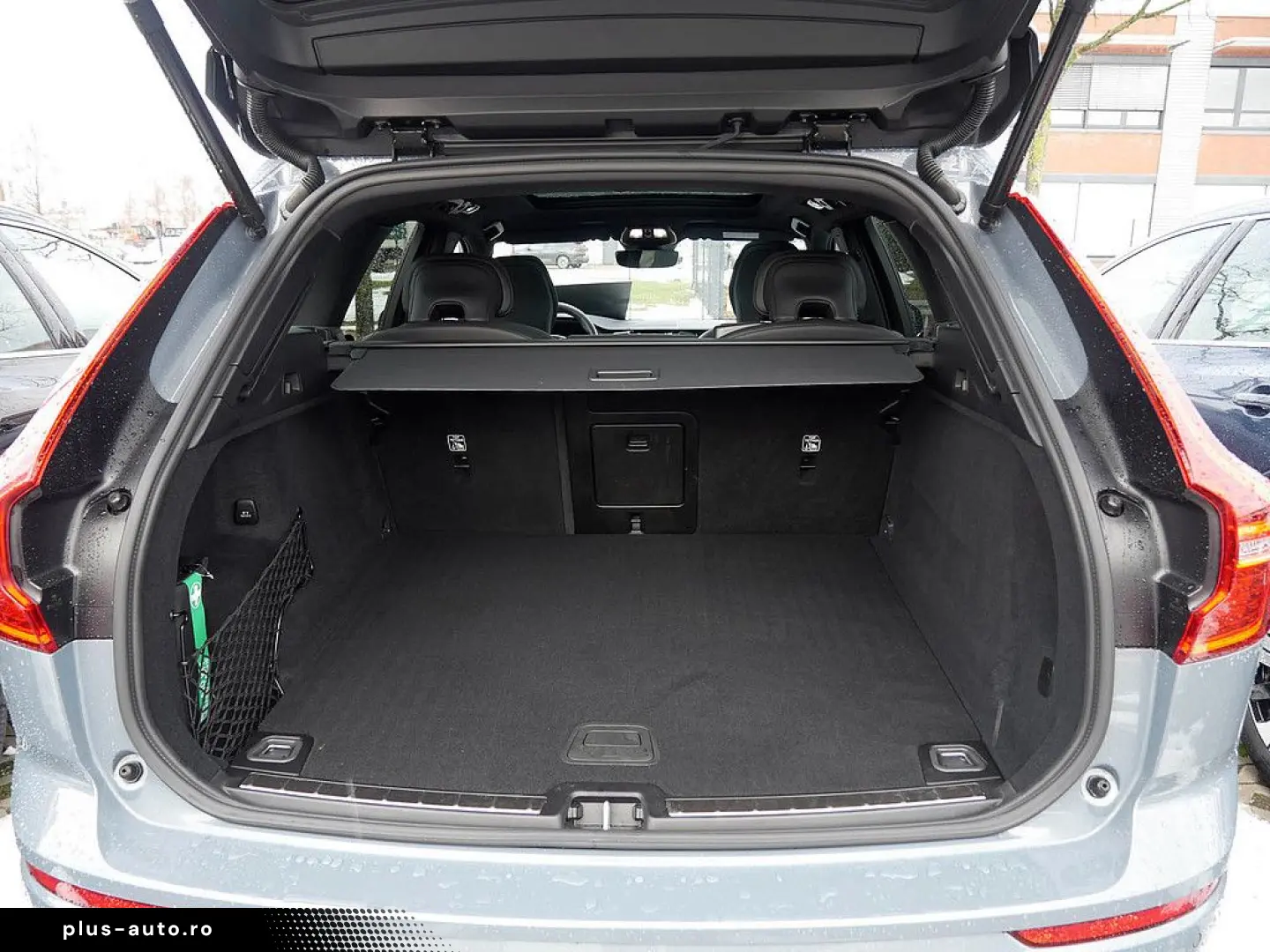 VOLVO XC60 B4 Plus Dark H K HGSD FACEL. STANDHZ LED