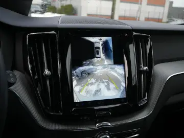 VOLVO XC60 B4 Plus Dark H K HGSD FACEL. STANDHZ LED