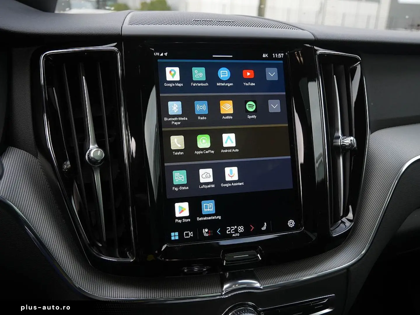 VOLVO XC60 B4 Plus Dark H K HGSD FACEL. STANDHZ LED