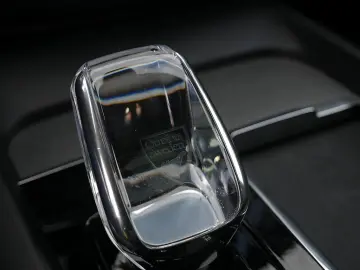 VOLVO XC60 B4 Plus Dark H K HGSD FACEL. STANDHZ LED