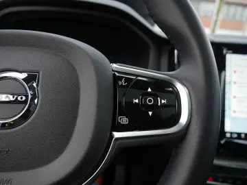 VOLVO XC60 B4 Plus Dark H K HGSD FACEL. STANDHZ LED