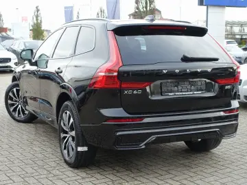 VOLVO XC60 Plus Dark B5 AWD Mild-Hybrid  360 Cam Pano.
