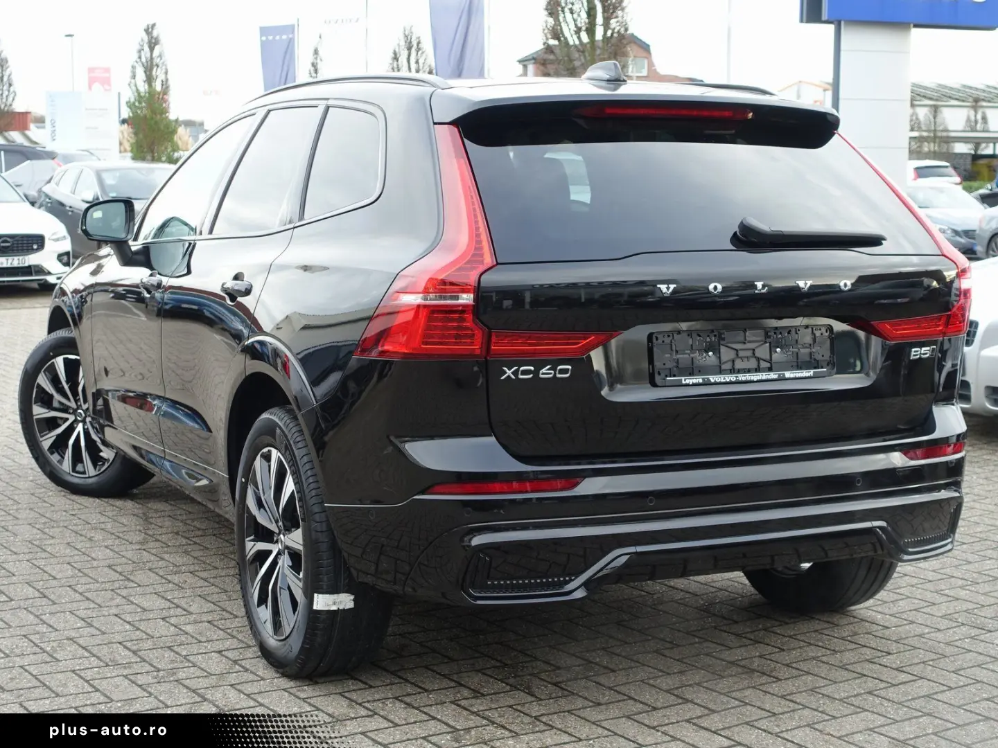 VOLVO XC60 Plus Dark B5 AWD Mild-Hybrid  360 Cam Pano.