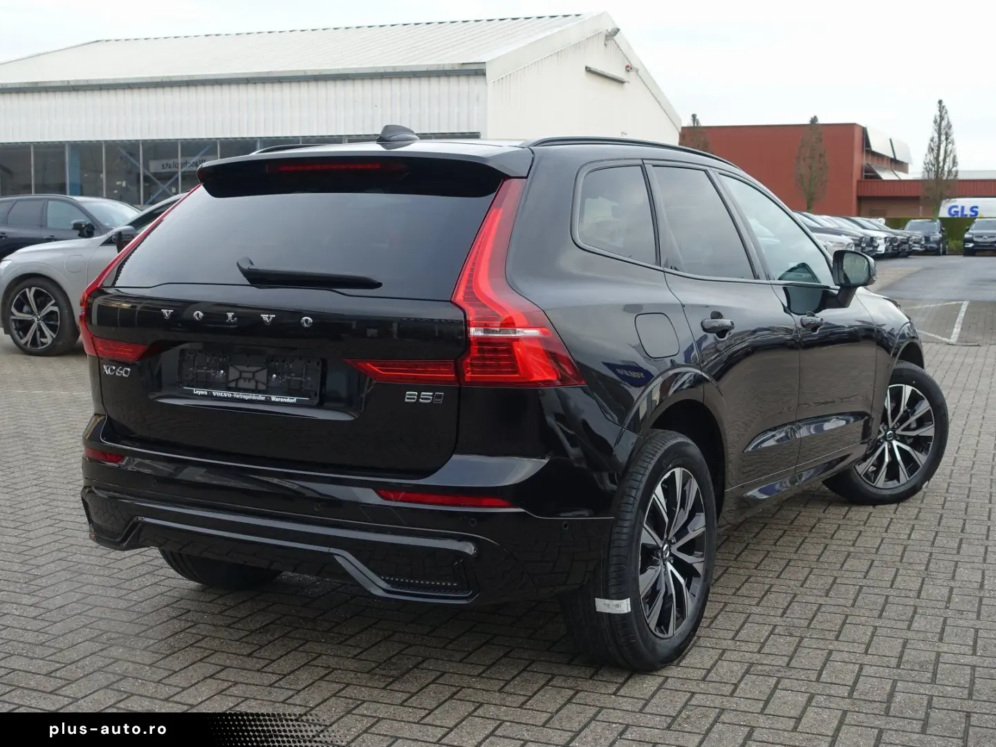 VOLVO XC60 Plus Dark B5 AWD Mild-Hybrid  360 Cam Pano.
