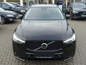 VOLVO XC60 Plus Dark B5 AWD Mild-Hybrid  360 Cam Pano.