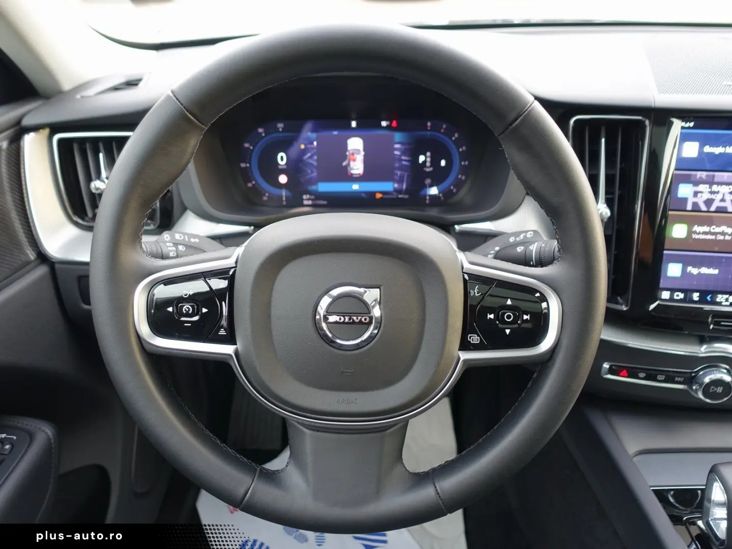 VOLVO XC60 Plus Dark B5 AWD Mild-Hybrid  360 Cam Pano.