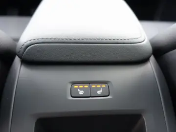 VOLVO XC60 Plus Dark B5 AWD Mild-Hybrid  360 Cam Pano.