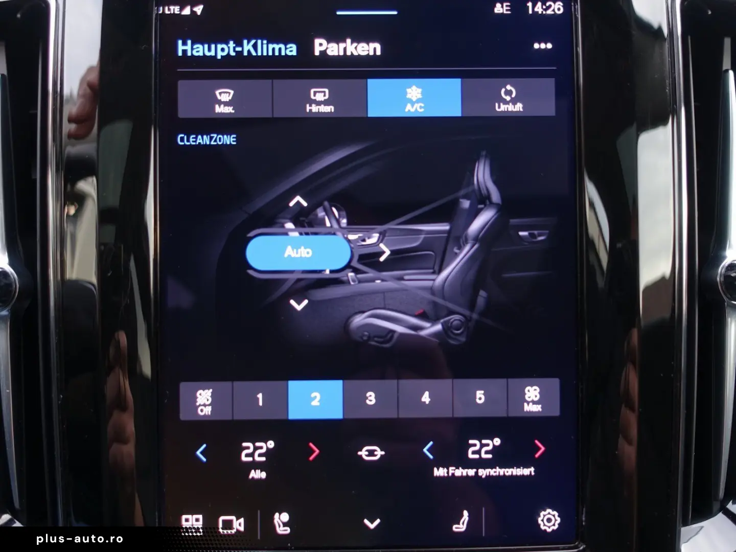 VOLVO XC60 Plus Dark B5 AWD Mild-Hybrid  360 Cam Pano.