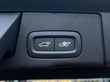 VOLVO XC60 B5 AWD Plus Dark HEAD UP FLED 21  HK