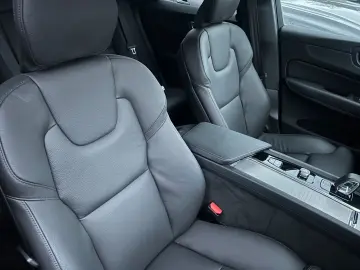 VOLVO XC60 B5 AWD Plus Dark HEAD UP FLED 21  HK