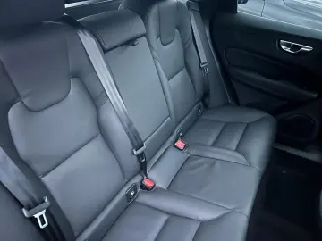 VOLVO XC60 B5 AWD Plus Dark HEAD UP FLED 21  HK