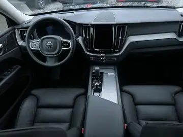 VOLVO XC60 B5 AWD Plus Dark HEAD UP FLED 21  HK