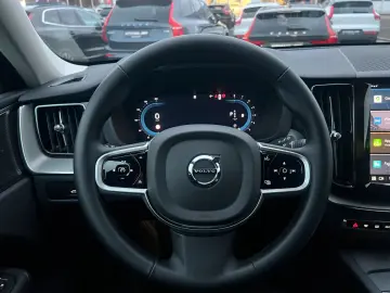 VOLVO XC60 B5 AWD Plus Dark HEAD UP FLED 21  HK