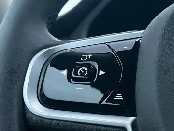 VOLVO XC60 B5 AWD Plus Dark HEAD UP FLED 21  HK