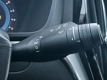 VOLVO XC60 B5 AWD Plus Dark HEAD UP FLED 21  HK