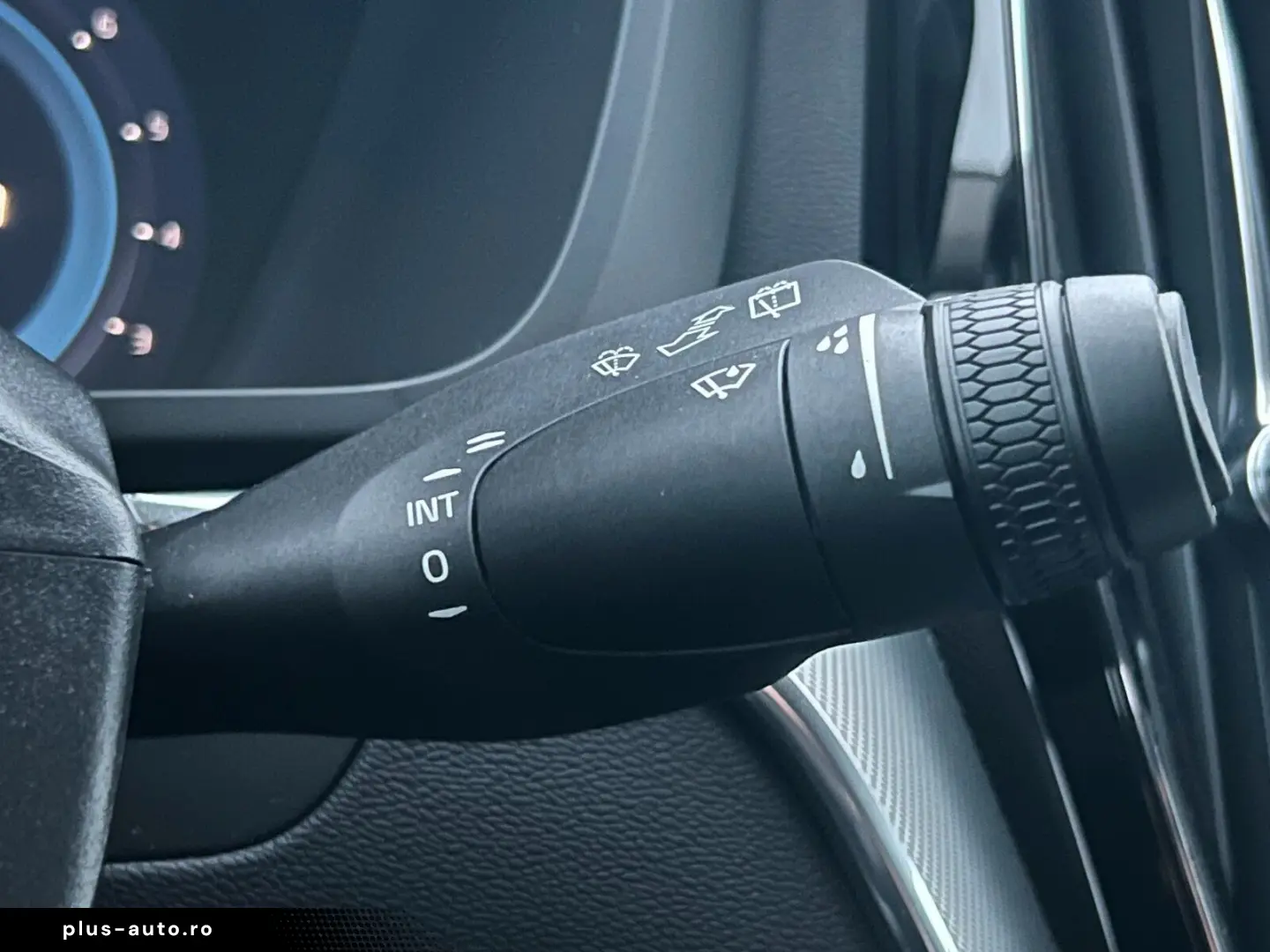 VOLVO XC60 B5 AWD Plus Dark HEAD UP FLED 21  HK