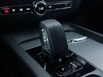 VOLVO XC60 B5 AWD Plus Dark HEAD UP FLED 21  HK