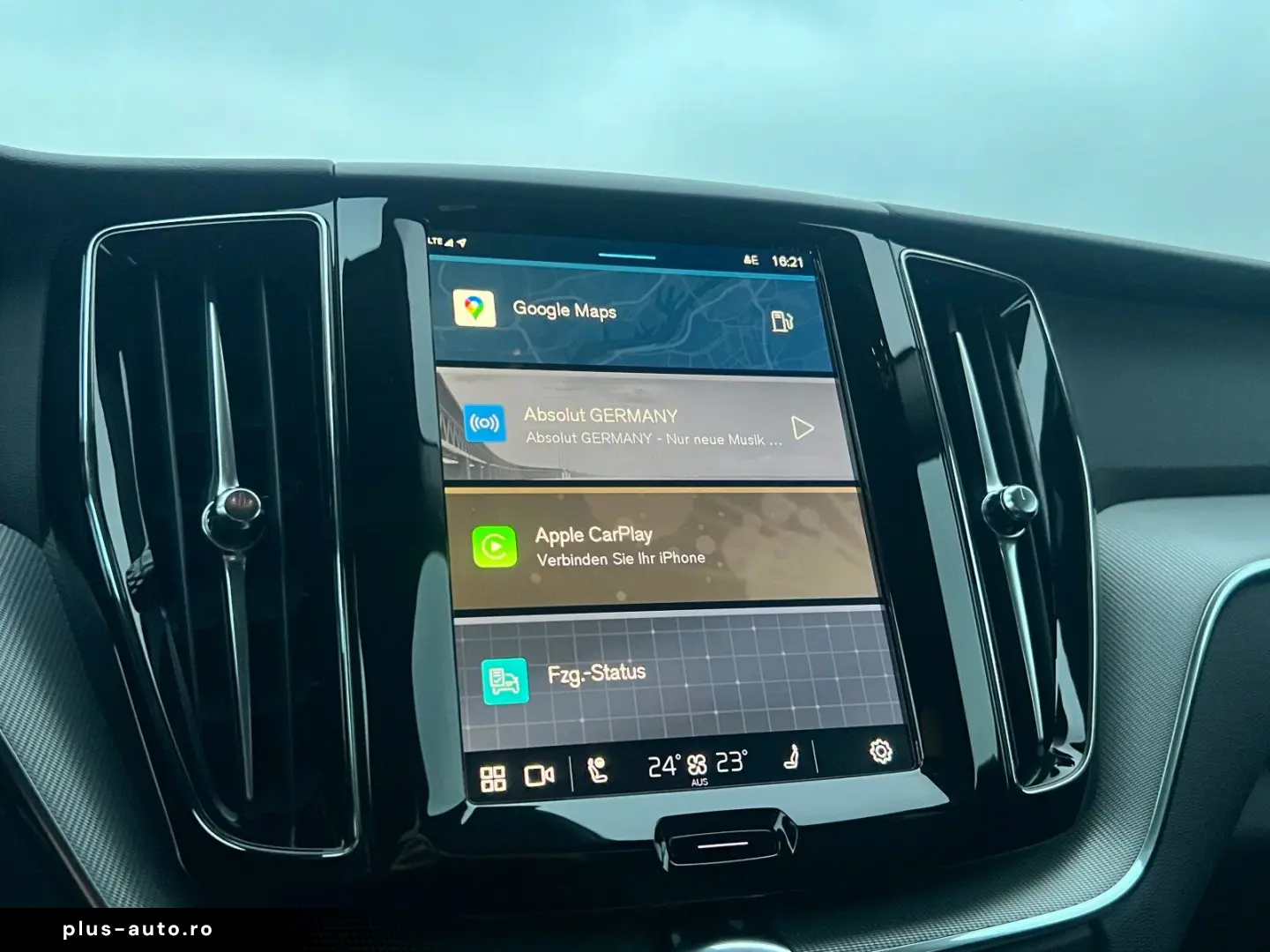 VOLVO XC60 B5 AWD Plus Dark HEAD UP FLED 21  HK