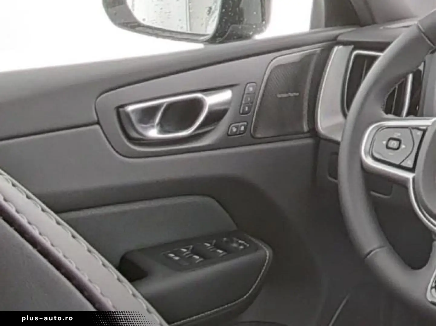 VOLVO XC60 B5 Plus Black Edition AWD PANOSD 360 MATRIX