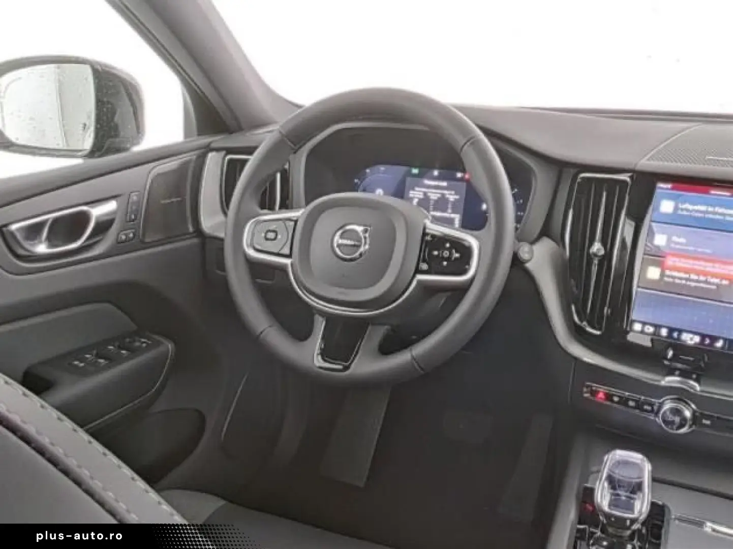 VOLVO XC60 B5 Plus Black Edition AWD PANOSD 360 MATRIX