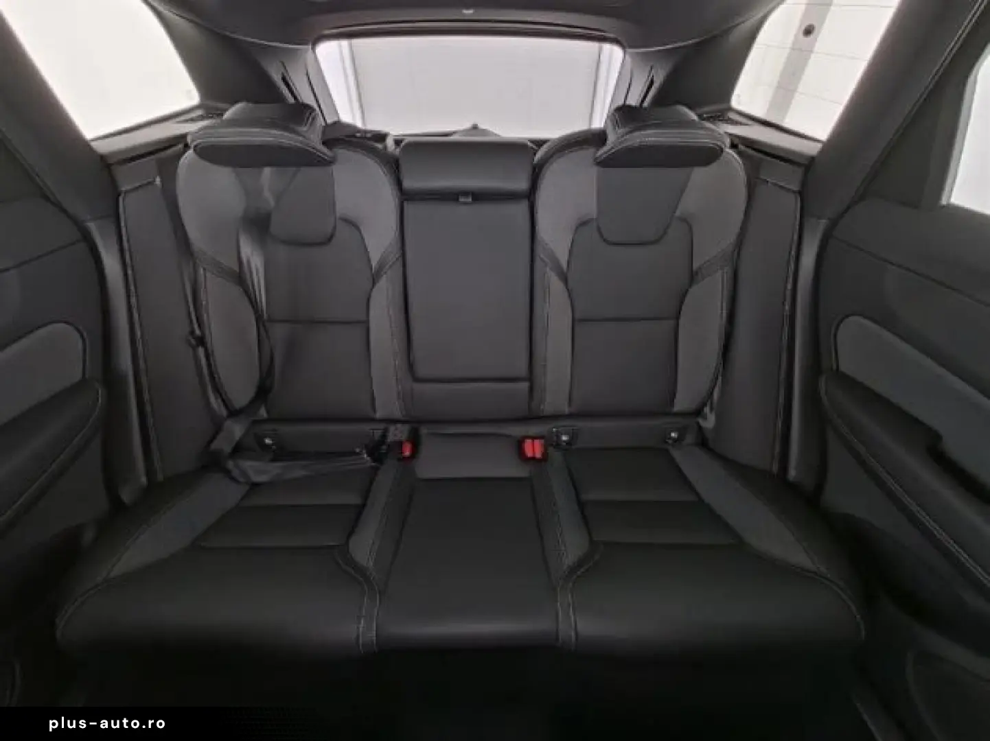 VOLVO XC60 B5 Plus Black Edition AWD PANOSD 360 MATRIX