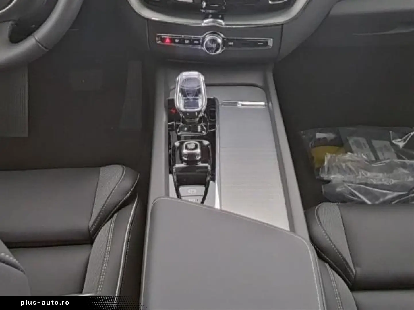 VOLVO XC60 B5 Plus Black Edition AWD PANOSD 360 MATRIX