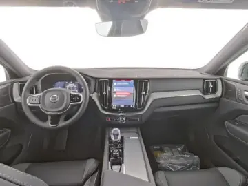 VOLVO XC60 B5 Plus Black Edition AWD PANOSD 360 MATRIX