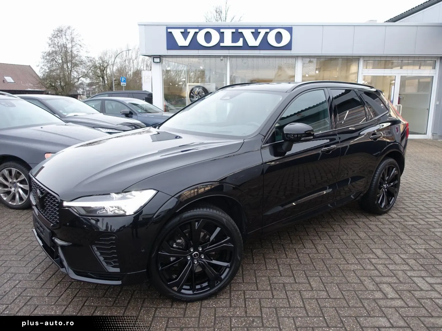 VOLVO XC60 Black Edition Plus B5 AWD Mild-Hybrid H&K