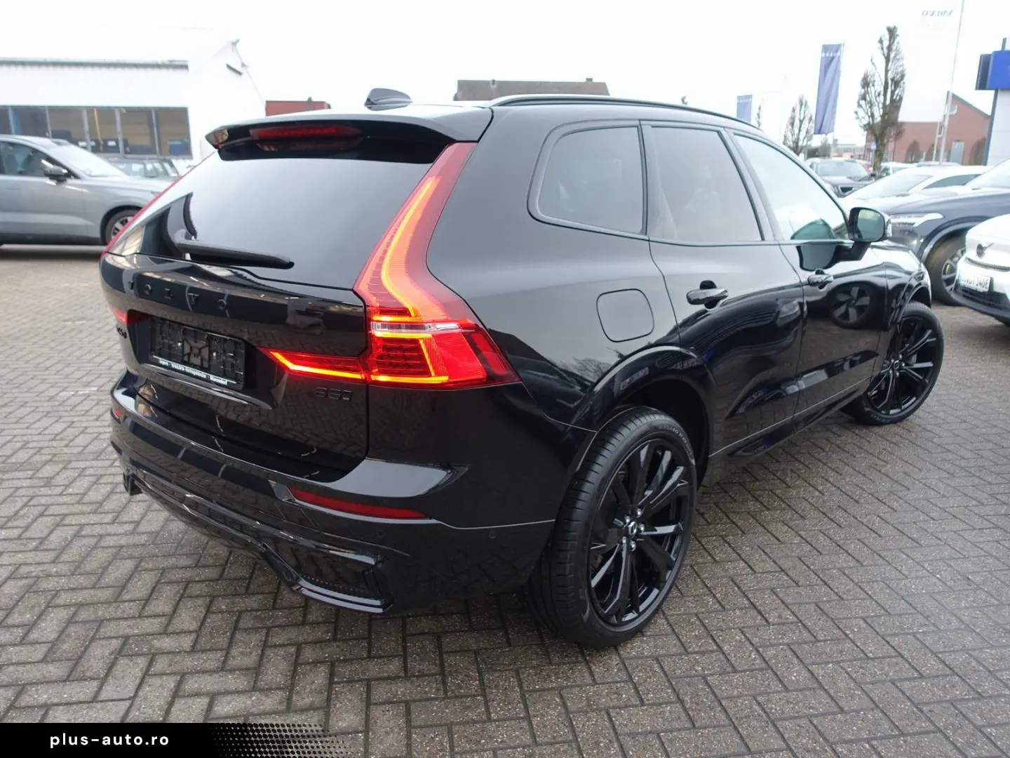 VOLVO XC60 Black Edition Plus B5 AWD Mild-Hybrid H&K