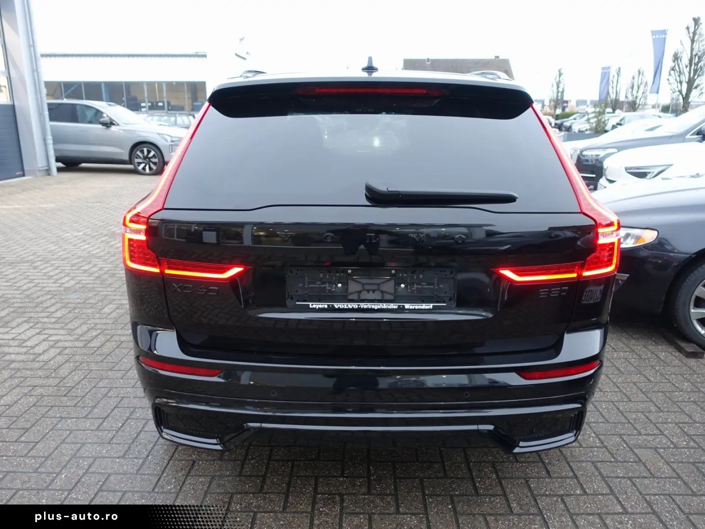 VOLVO XC60 Black Edition Plus B5 AWD Mild-Hybrid H&K