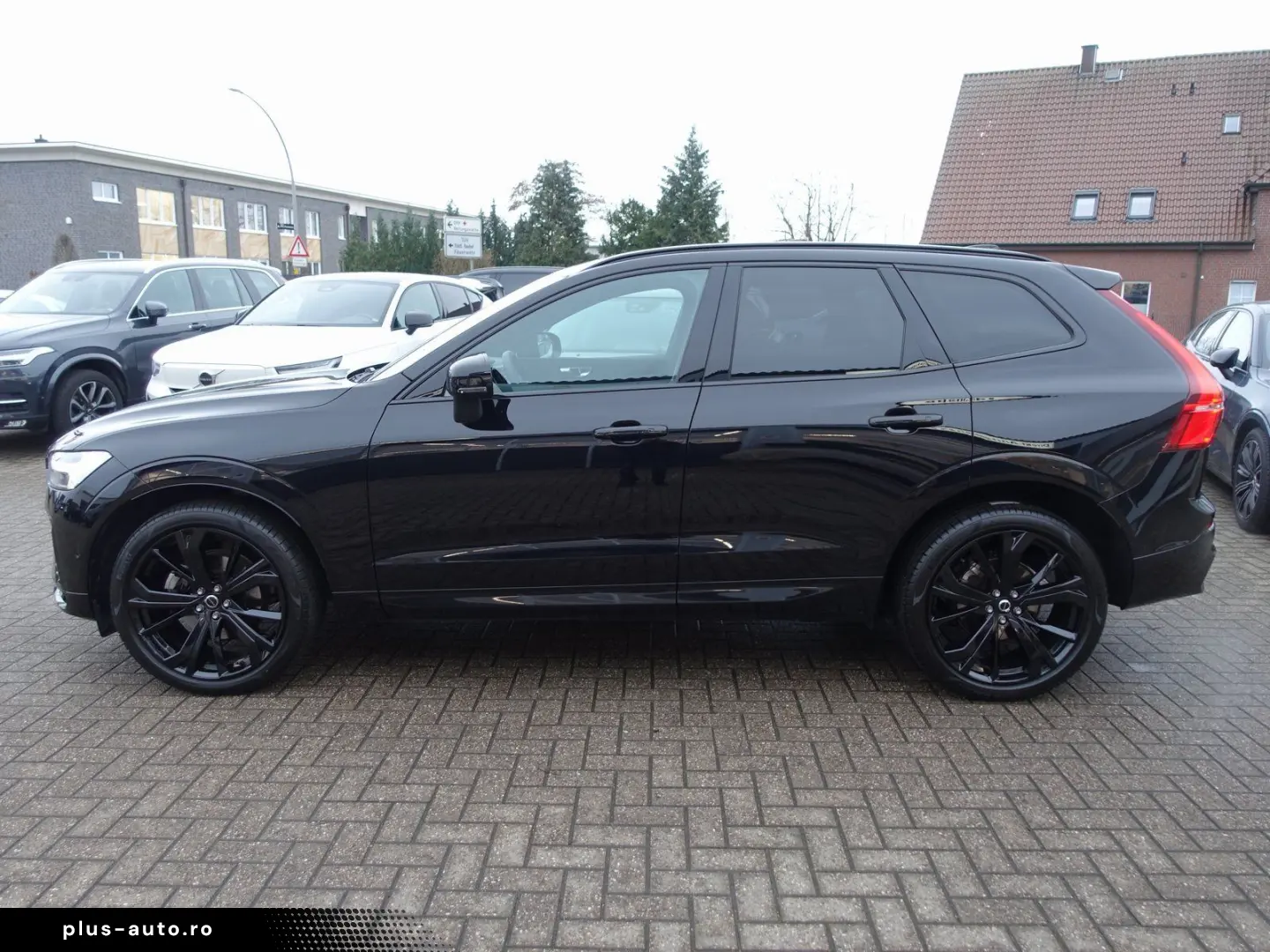 VOLVO XC60 Black Edition Plus B5 AWD Mild-Hybrid H&K