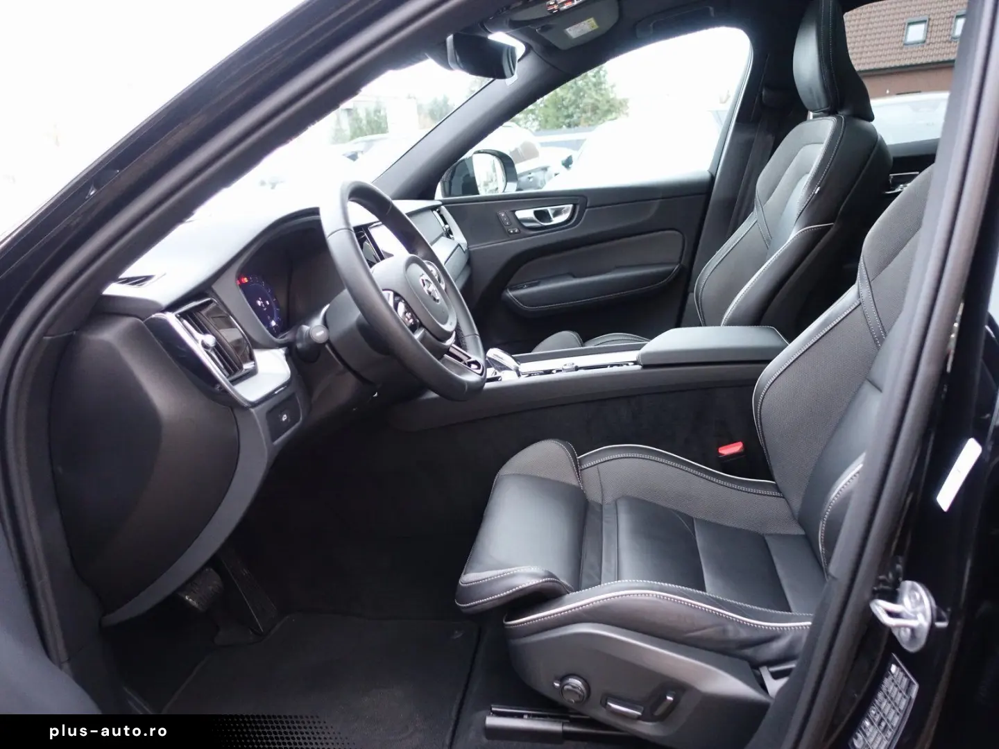 VOLVO XC60 Black Edition Plus B5 AWD Mild-Hybrid H&K