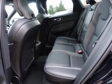 VOLVO XC60 Black Edition Plus B5 AWD Mild-Hybrid H&K