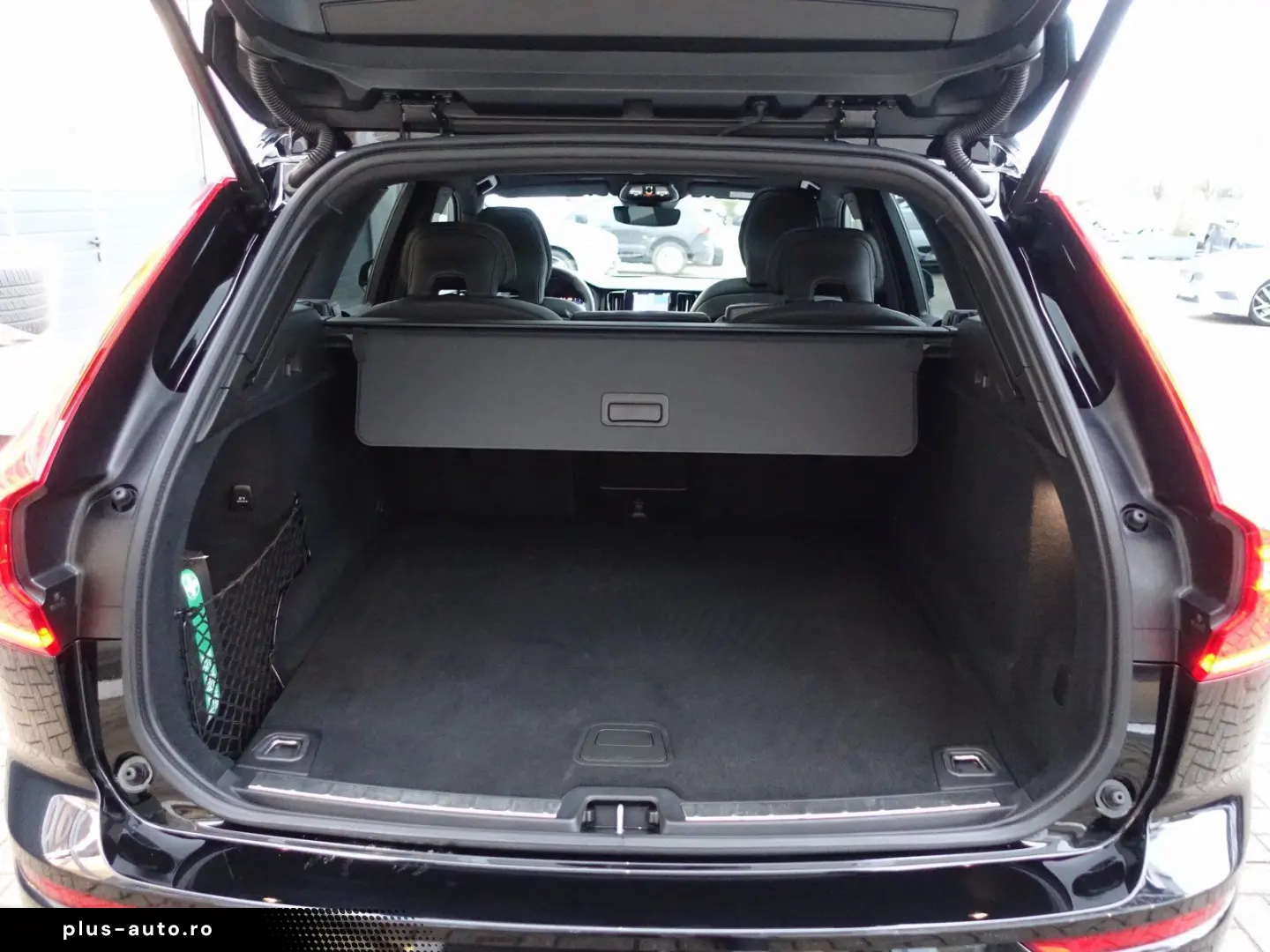 VOLVO XC60 Black Edition Plus B5 AWD Mild-Hybrid H&K