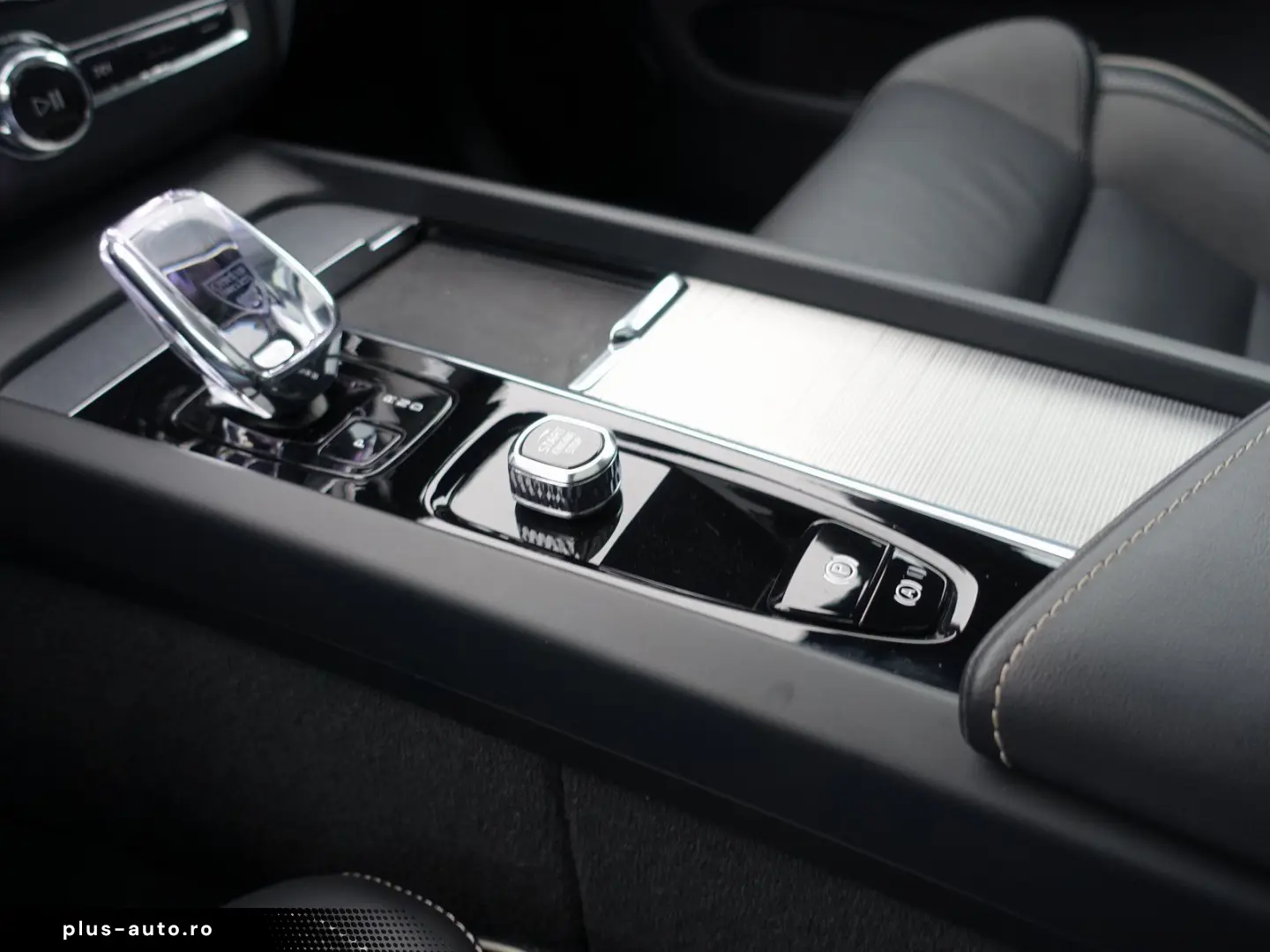 VOLVO XC60 Black Edition Plus B5 AWD 360  Pano HeadUP