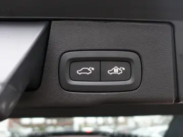 VOLVO XC60 Black Edition Plus B5 AWD 360  Pano HeadUP