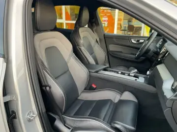 VOLVO XC60 B4 Plus Dark 2WD ACC 360  HK 21  Google