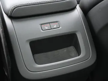 VOLVO XC60 B4D Plus Dark LED PANO STHZ 360 H&K BLIS