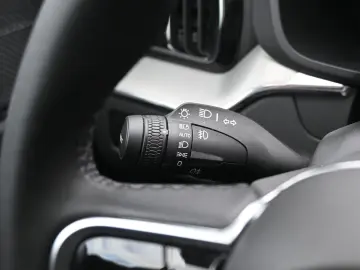 VOLVO XC60 B4D Plus Dark LED PANO STHZ 360 H&K BLIS