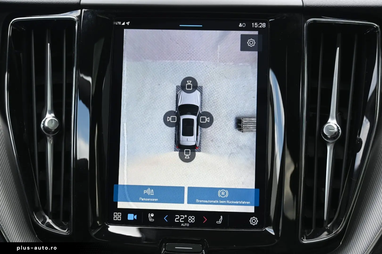 VOLVO XC60 B4D Plus Dark LED PANO STHZ 360 H&K BLIS