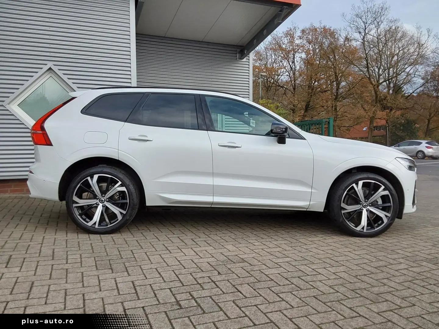 VOLVO XC60 B4 D AWD Plus Dark ACC LED SHZ PDC NAV K...