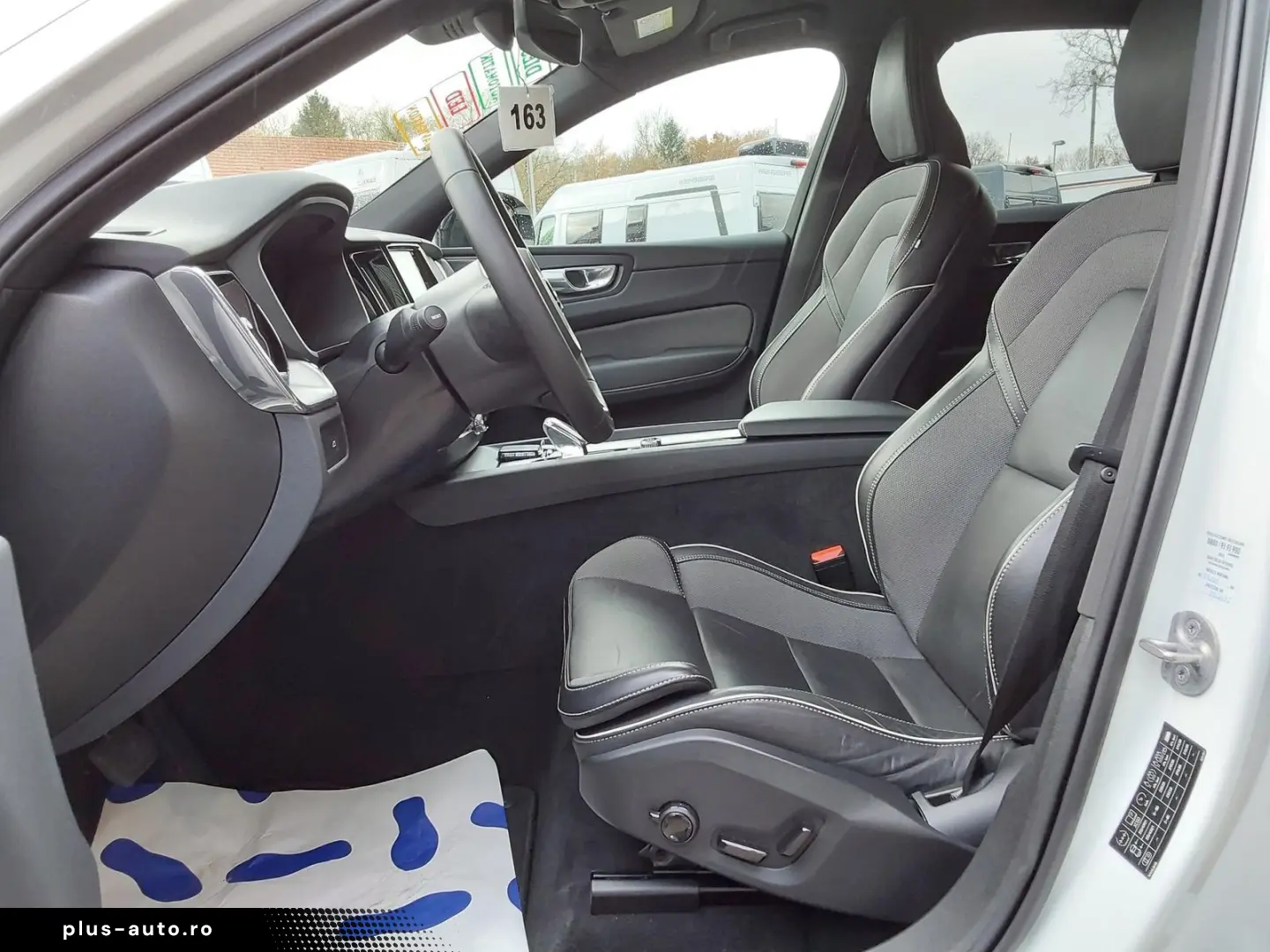 VOLVO XC60 B4 D AWD Plus Dark ACC LED SHZ PDC NAV K...