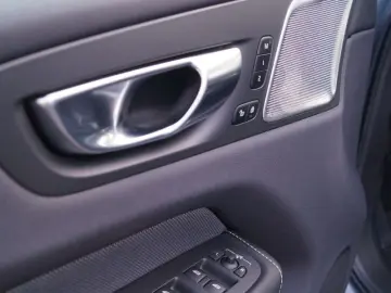 VOLVO XC60 T8 AWD Ultimate Dark Aut. Bow&Wilk AHK 360