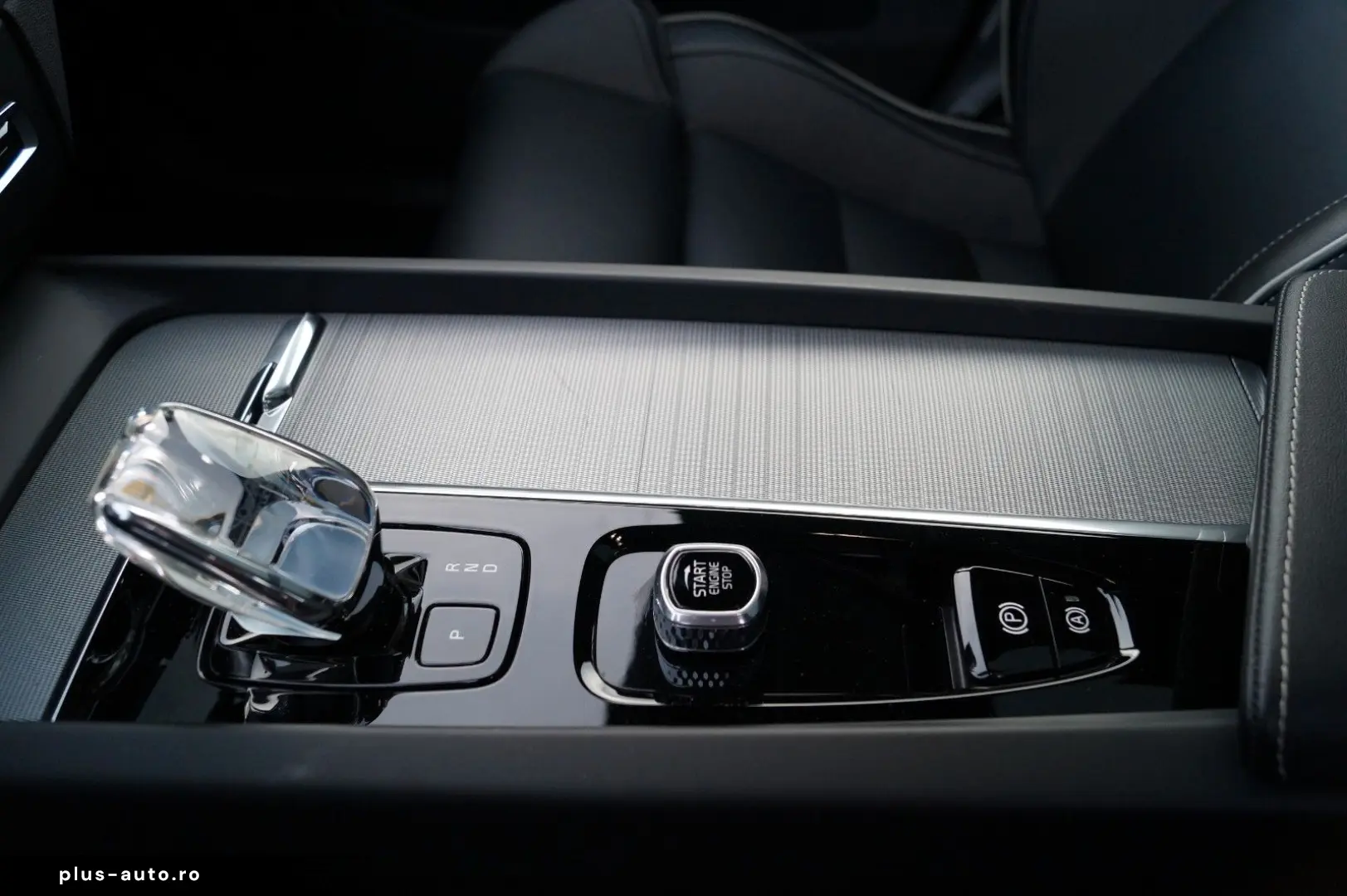 VOLVO XC60 T8 AWD Ultimate Dark Aut. Bow&Wilk AHK 360