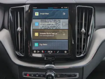 VOLVO XC60 B4 Diesel Plus Dark BLIS E-Sitze HarmanK