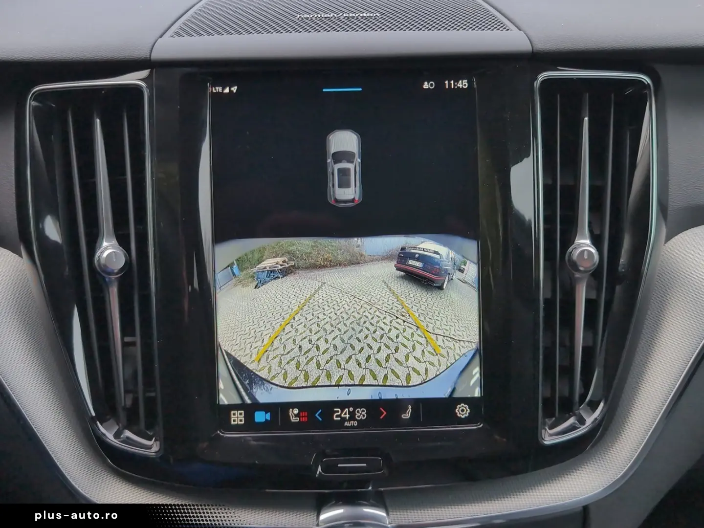 VOLVO XC60 B4 Diesel Plus Dark BLIS E-Sitze HarmanK