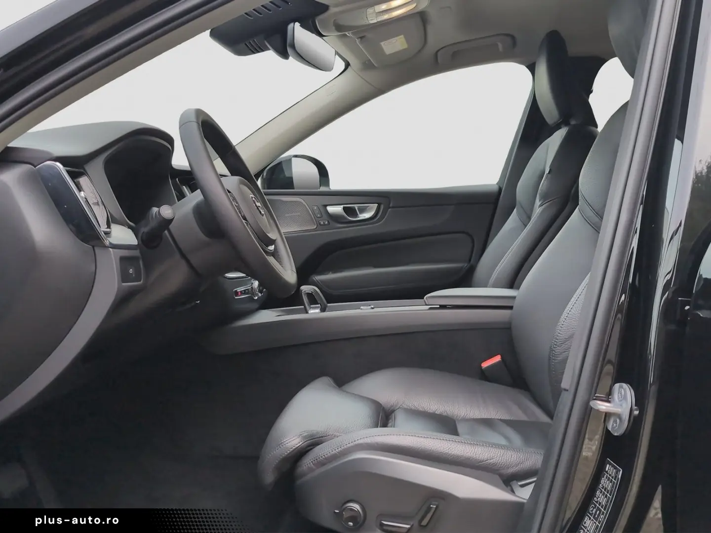 VOLVO XC60 B4 Diesel Plus Dark BLIS E-Sitze HarmanK