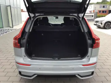 VOLVO XC60 B4 (Diesel) Plus Dark 360  Cam Navi Leder