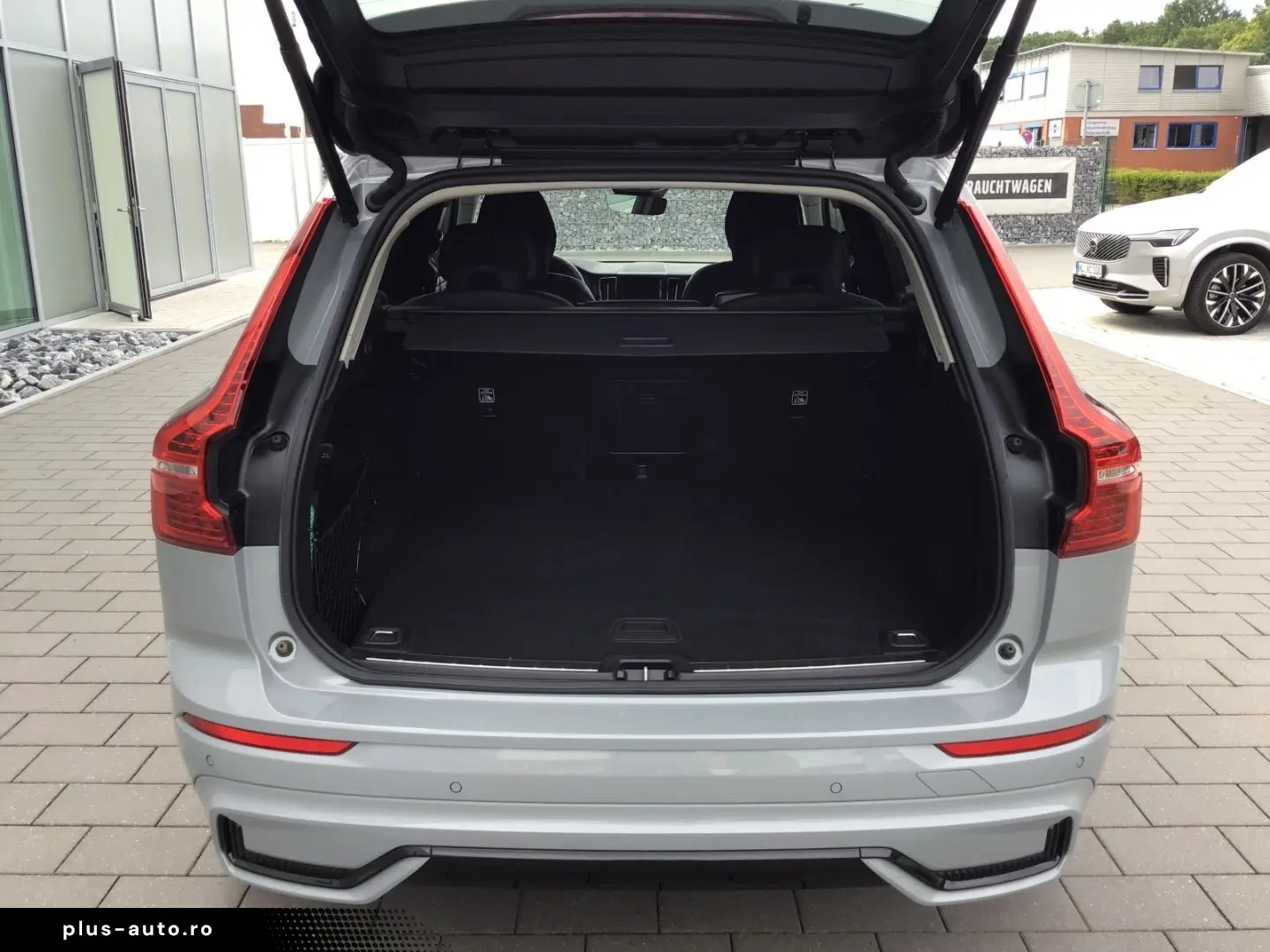 VOLVO XC60 B4 (Diesel) Plus Dark 360  Cam Navi Leder