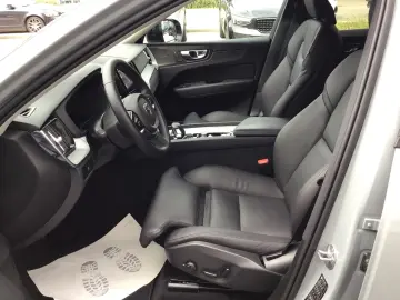 VOLVO XC60 B4 (Diesel) Plus Dark 360  Cam Navi Leder